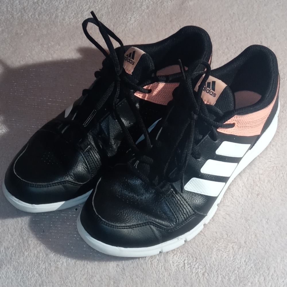 ❤ WOMEN'S ADIDAS SHOES